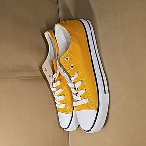 Canvas Men shoes size 10